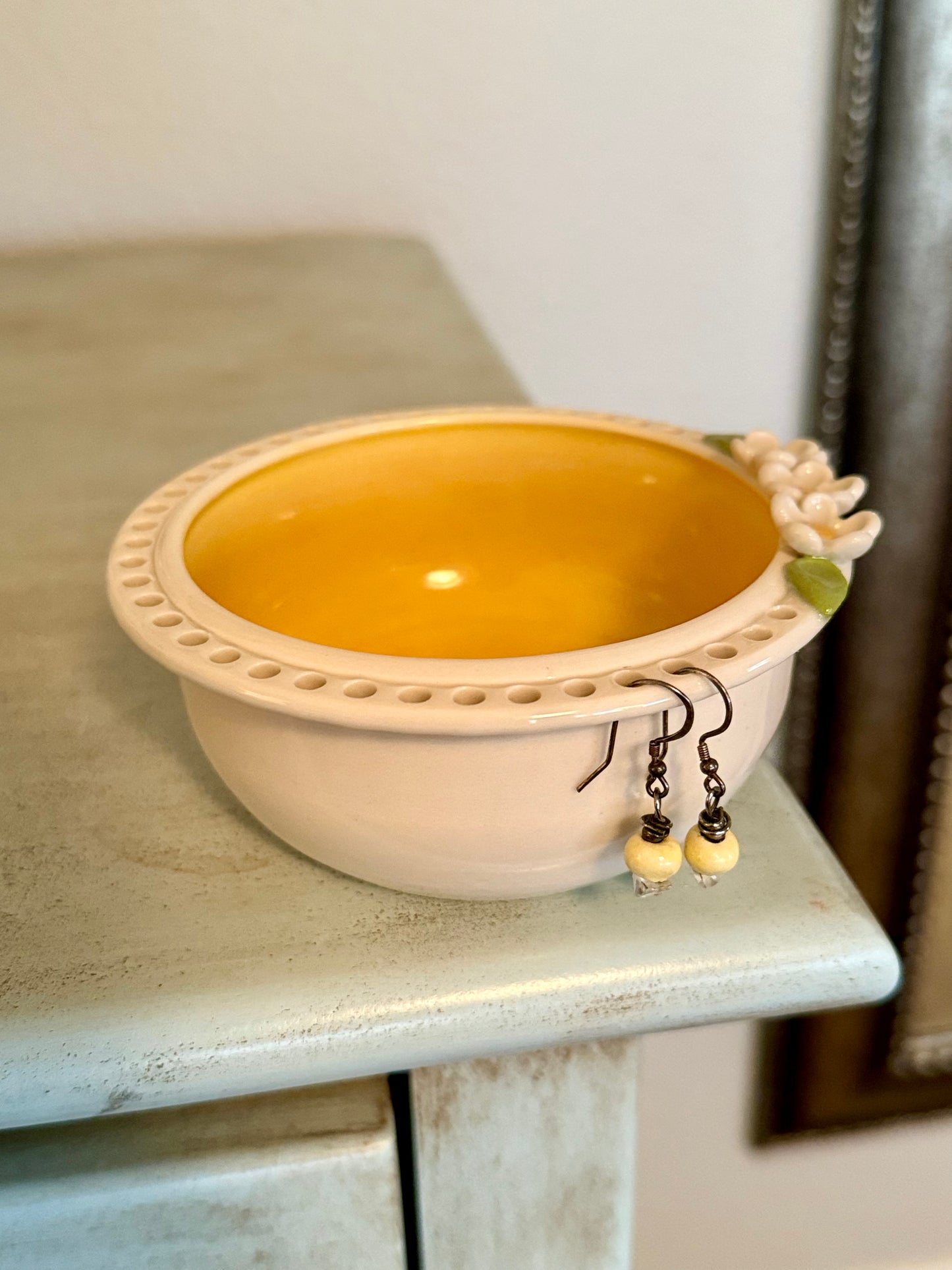 Petite Daisy Earring Bowl